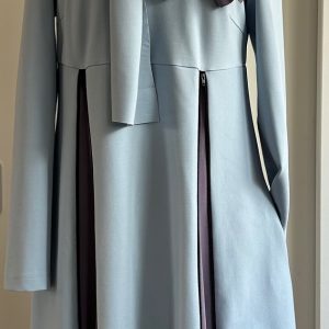 hellblaues St. Tropez Kleid, Kleid für Hochzeitsgast, Kleid mit Schal, Kleid mit Taschen, hellblaues Kleid, Sommerkleid, handgefertigtes Kleid, genäht in Augsburg